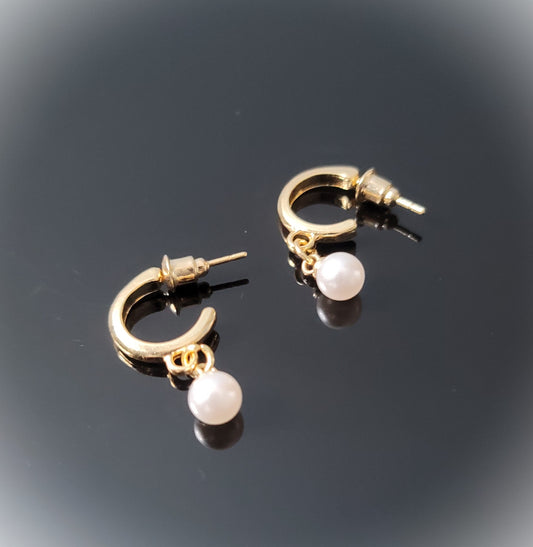 Sister's Love of Pearl Hoop Elegant Stud Earrings