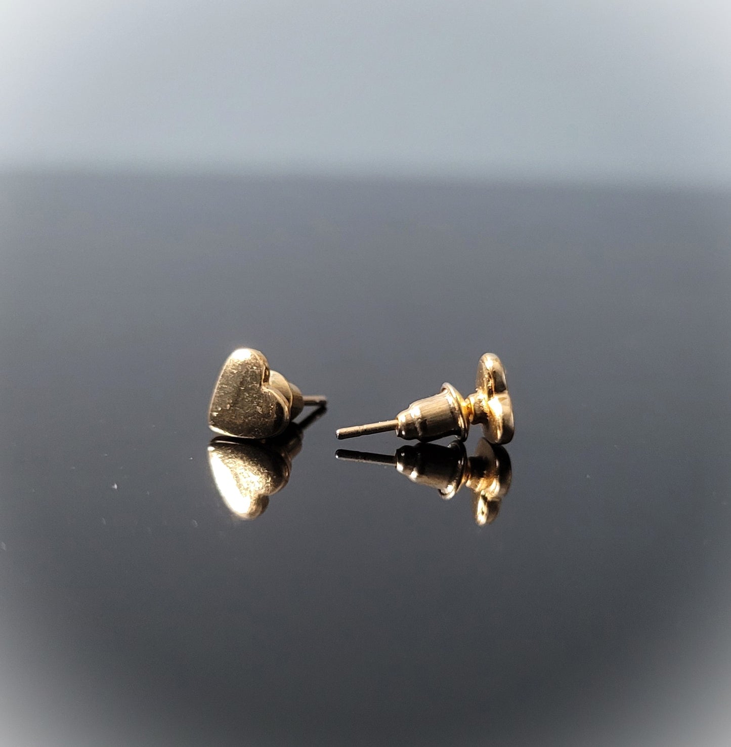 Hearts of Solid Stud Earrings