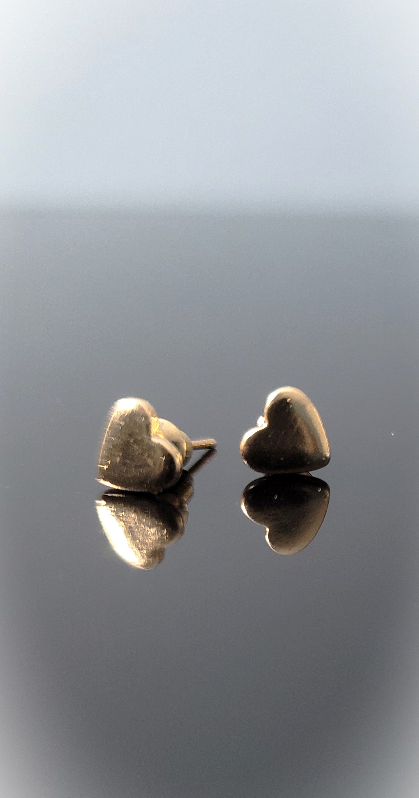 Hearts of Solid Stud Earrings