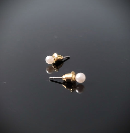White Pearl Stud Elegant Earings