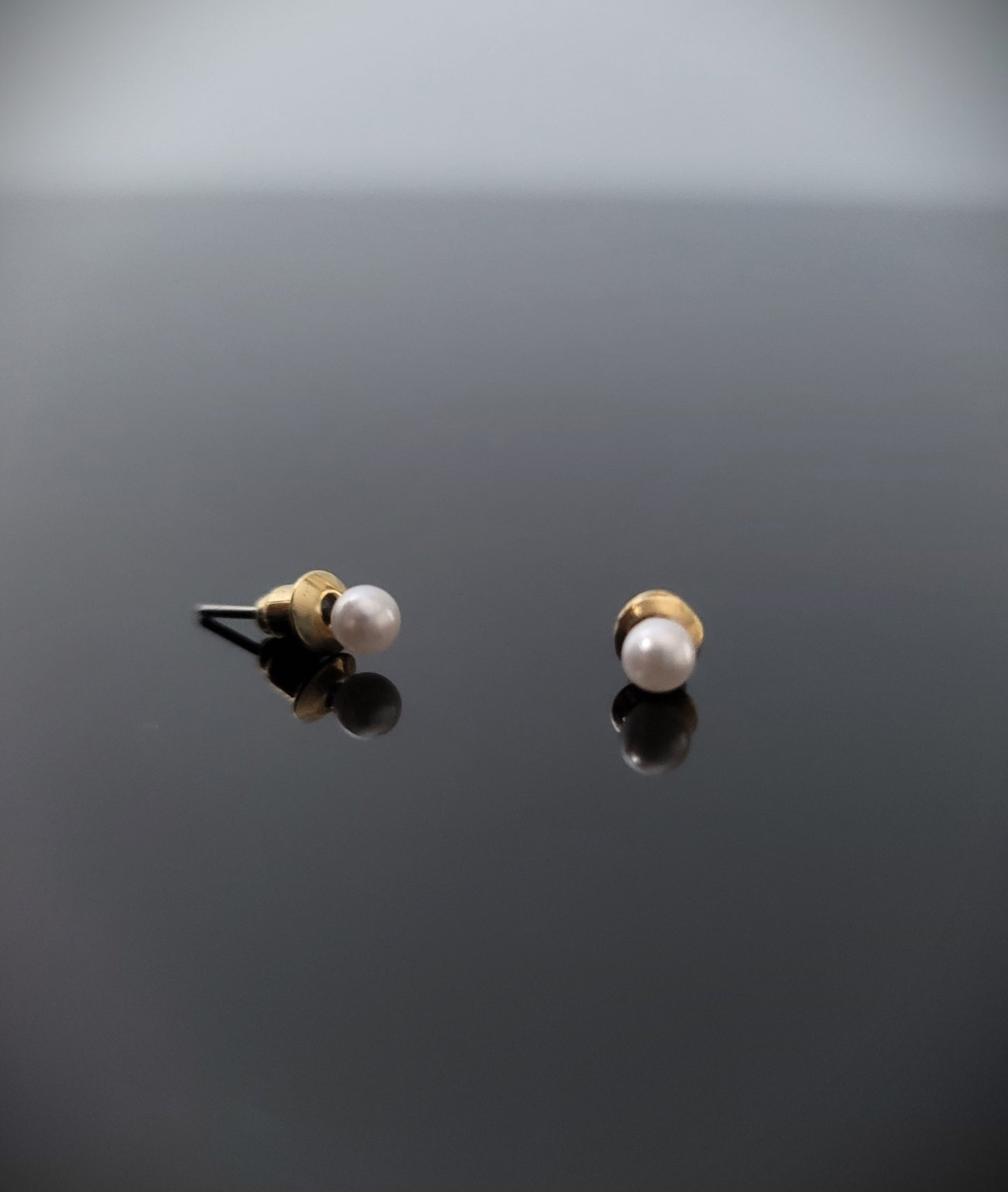 White Pearl Stud Elegant Earings