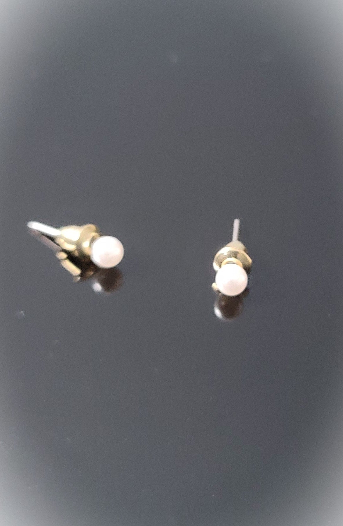 White Pearl Stud Elegant Earings