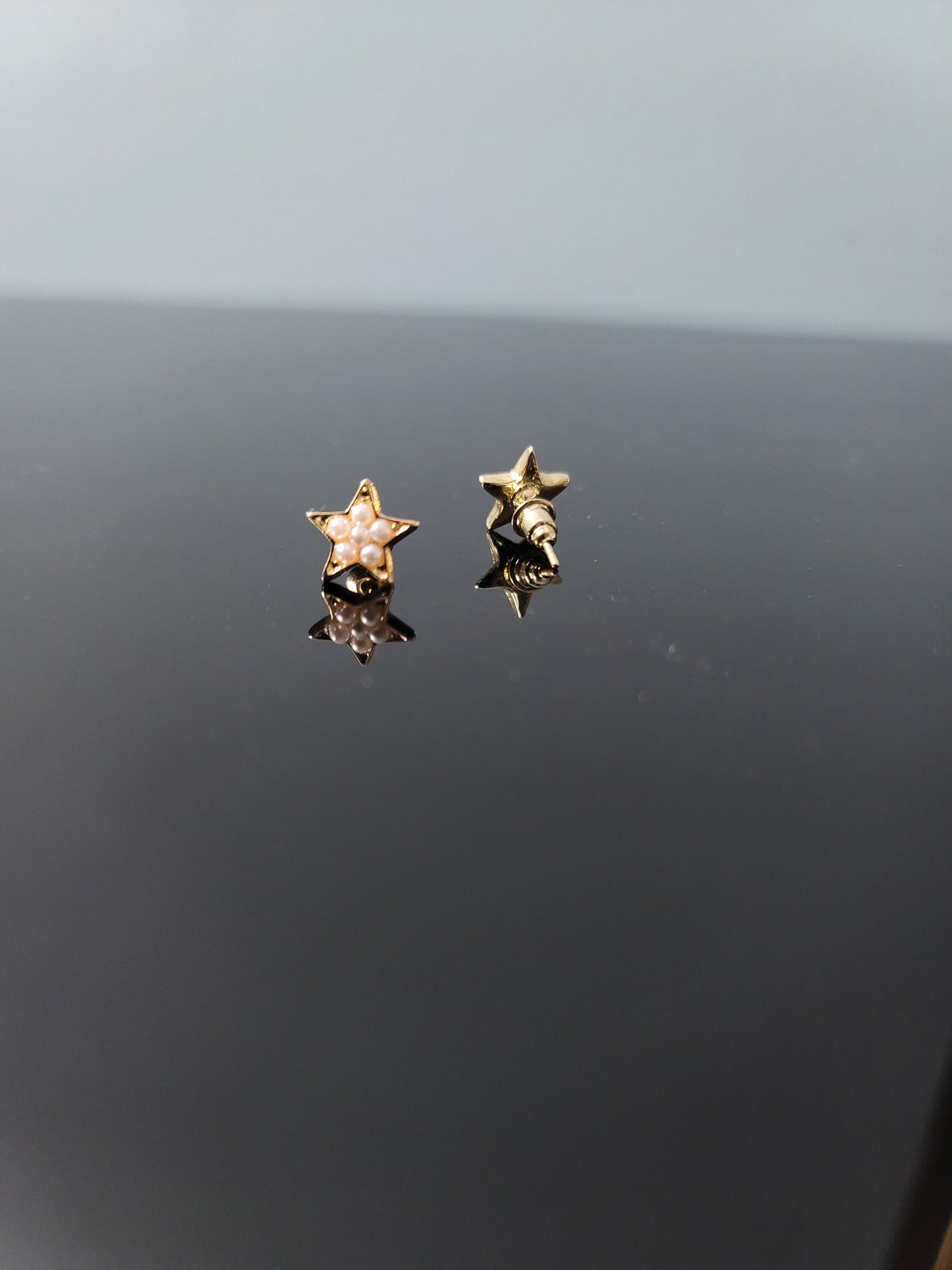 The Star of Pearl Stud Elegant Earrings