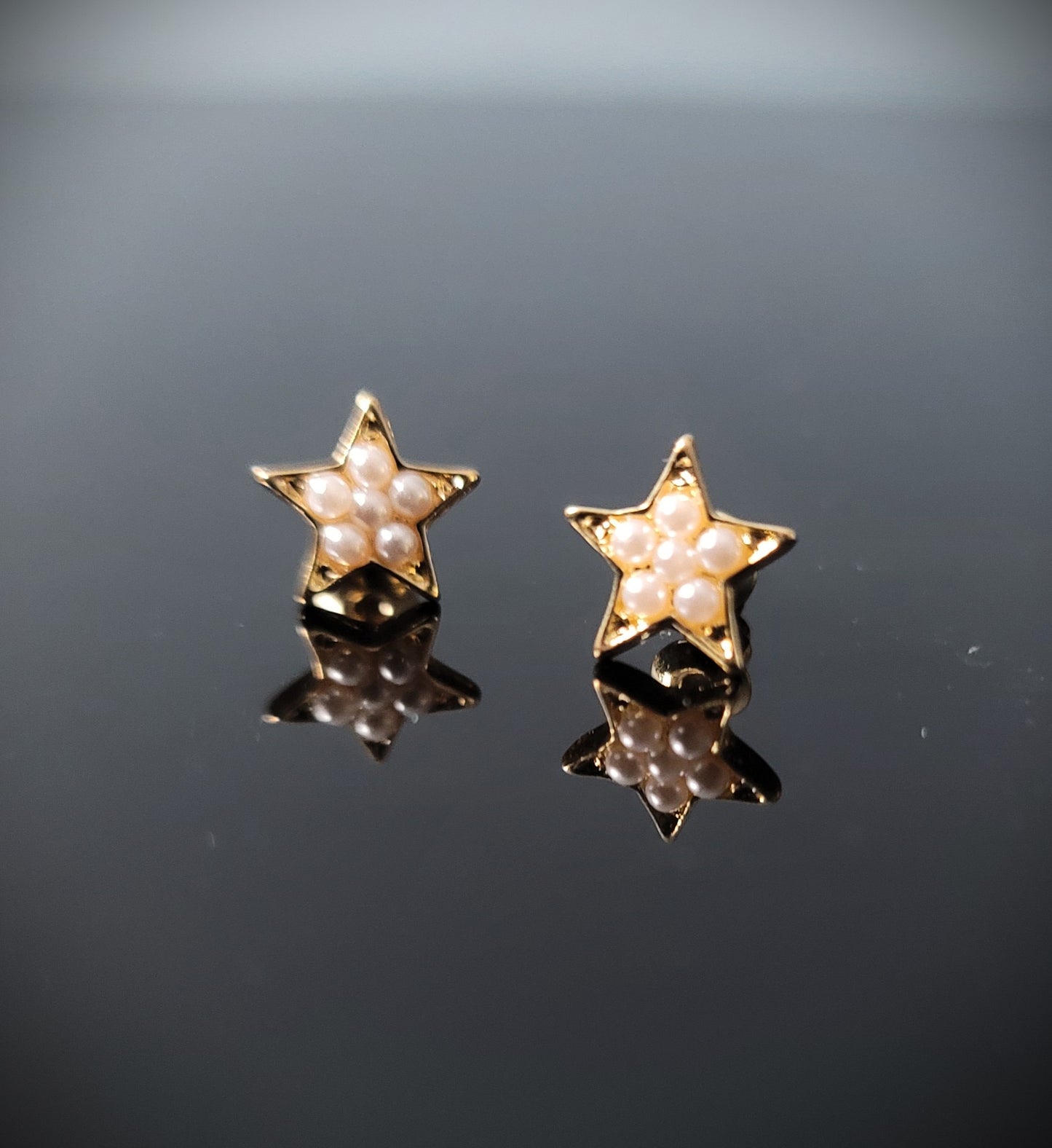The Star of Pearl Stud Elegant Earrings
