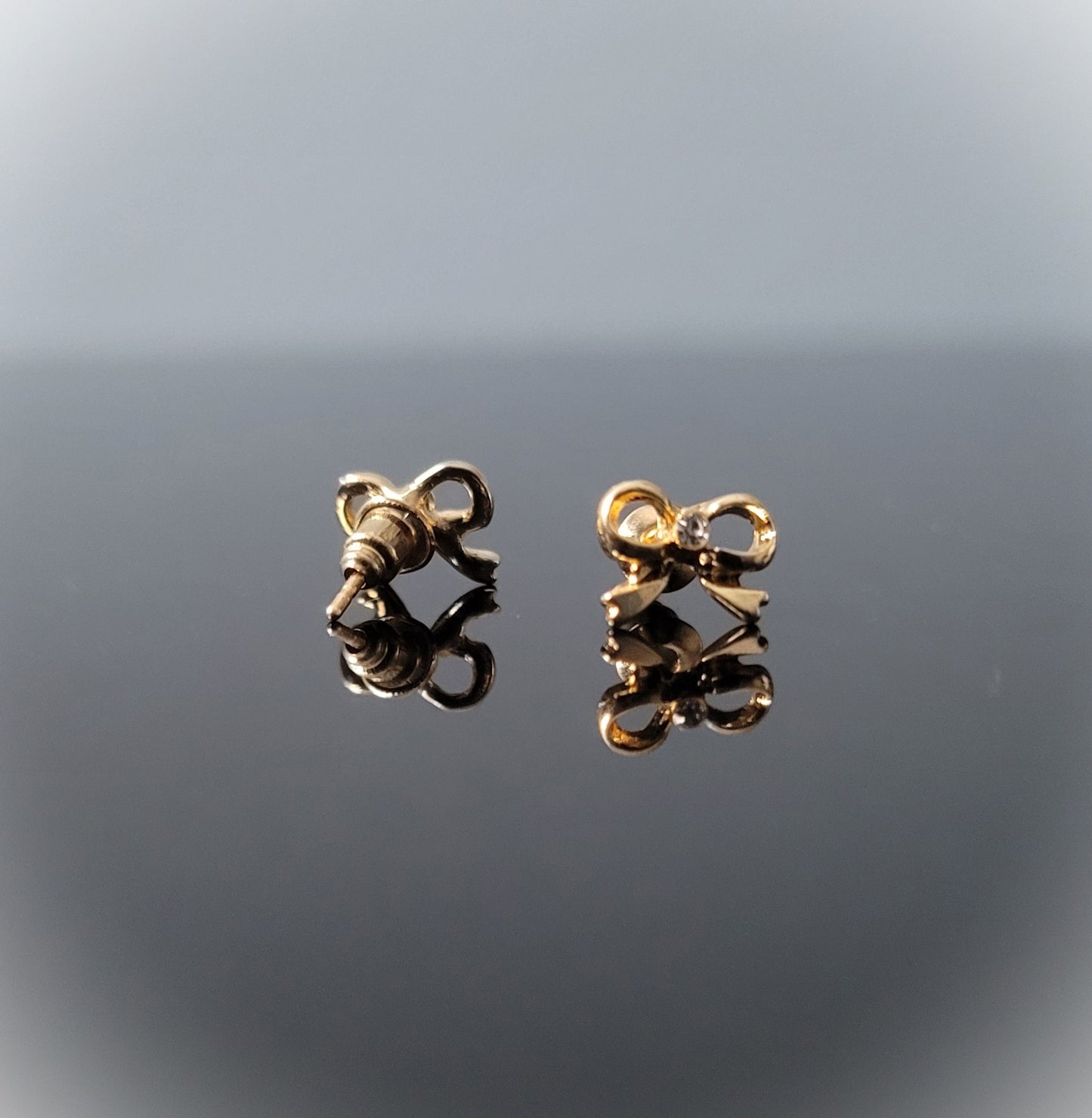 Gift Bow with Center Rhinestone Elegant Stud Earring